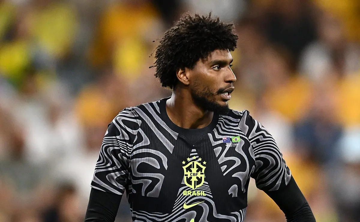 Opinião: Hugo Souza não teve culpa no gol sofrido e atuação foi regular no empate de Austrália x Brasil