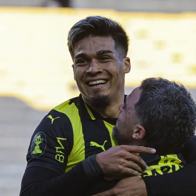 Dívida quitada: Grêmio paga parcela por Arezo e evita punição da FIFA