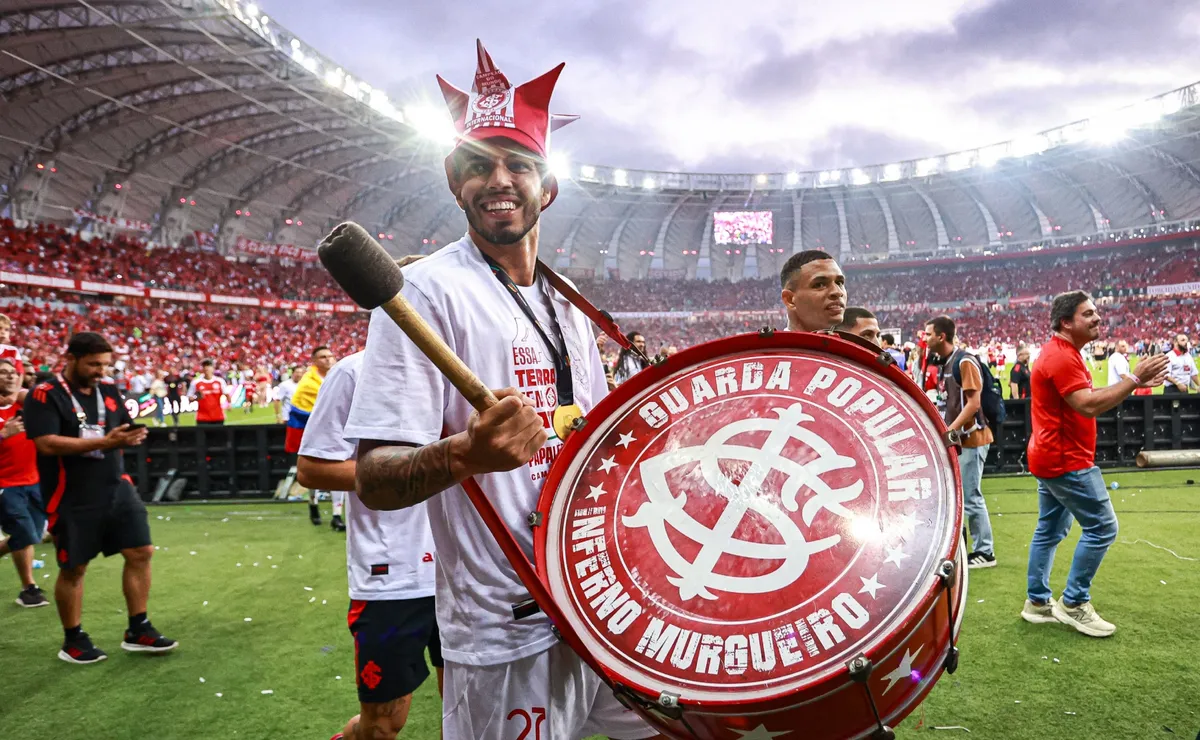 Athletico-PR processa o Inter e cobra R$ 397 mil pela venda de Kaique Rocha ao Casa Pia