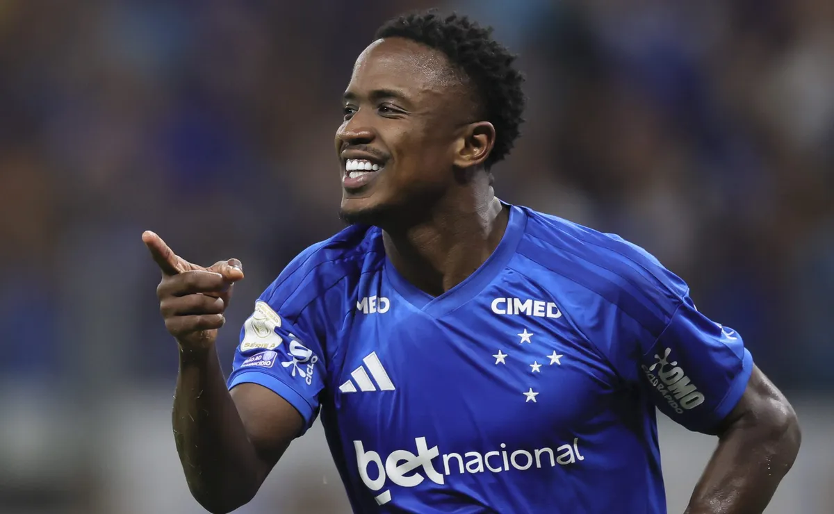 Opinião: Sinisterra deve ter mais uma chance no Cruzeiro em 2027 após recuperação de lesão
