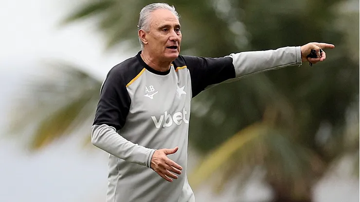 Tite realizou testes em treinamento. Foto: Vitor Silva/Botafogo.