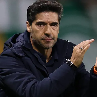 Possível saída de Abel exige planejamento para Palmeiras evitar danos futuros