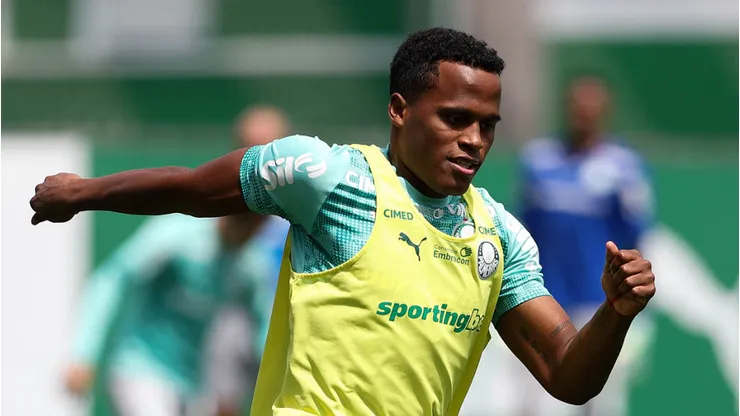 Arias em ação durante treino na Academia de Futebol: Ele já esteve do outro lado da trincheira e isso pode ser essencial - Foto: Cesar Greco/Palmeiras/by Canon