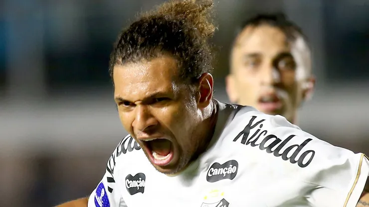 Willian Arão em campo pela Sul-Americana.