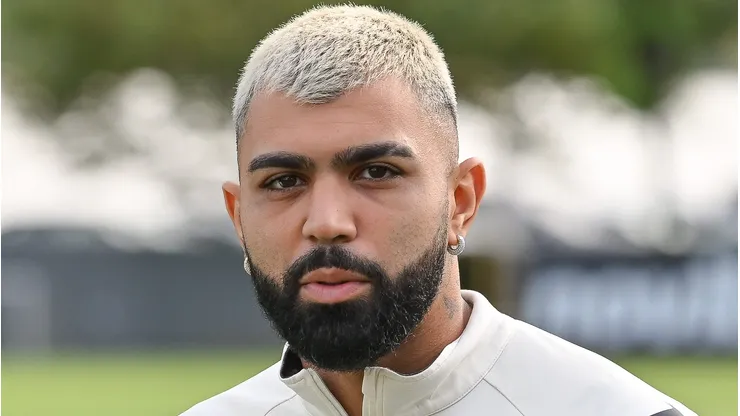 Gabigol durante treino no CT Rei Pelé.