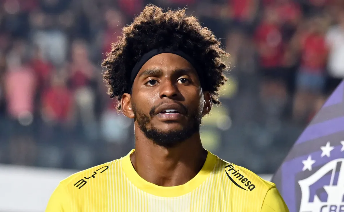 Hugo Souza explica gol sofrido pela Seleção e fala sobre críticas: “Isso me traz uma casca”