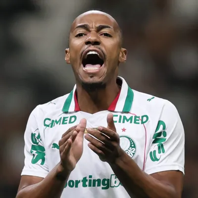 Marlon Freitas assume função híbrida e provoca nova questão no Palmeiras