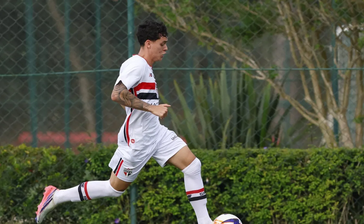 Lucca volta após fratura e São Paulo define plano para atacante