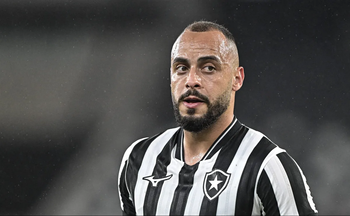 Tite pode ajudar Arthur Cabral a encerrar jejum de 13 jogos no Botafogo