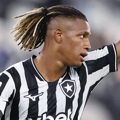 Danilo do Botafogo é monitorado pelo Crystal Palace