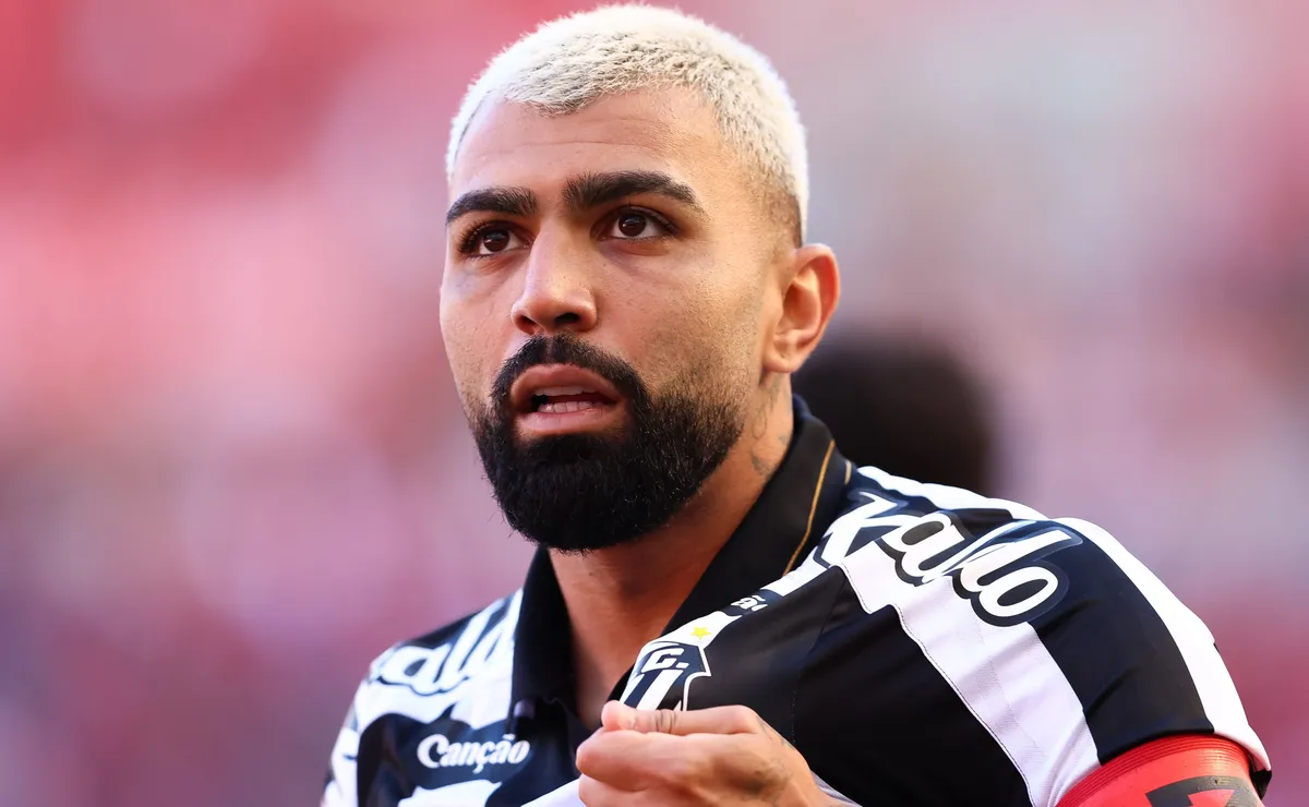 Futuro de Gabigol no Cruzeiro será definido pelo treinador Artur Jorge no fim do ano