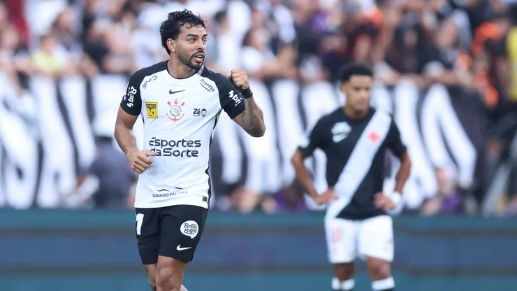Matheus Bidu volta a ficar fora de treino do Corinthians por dores no púbis - Foto: Alexandre Schneider/Getty Images