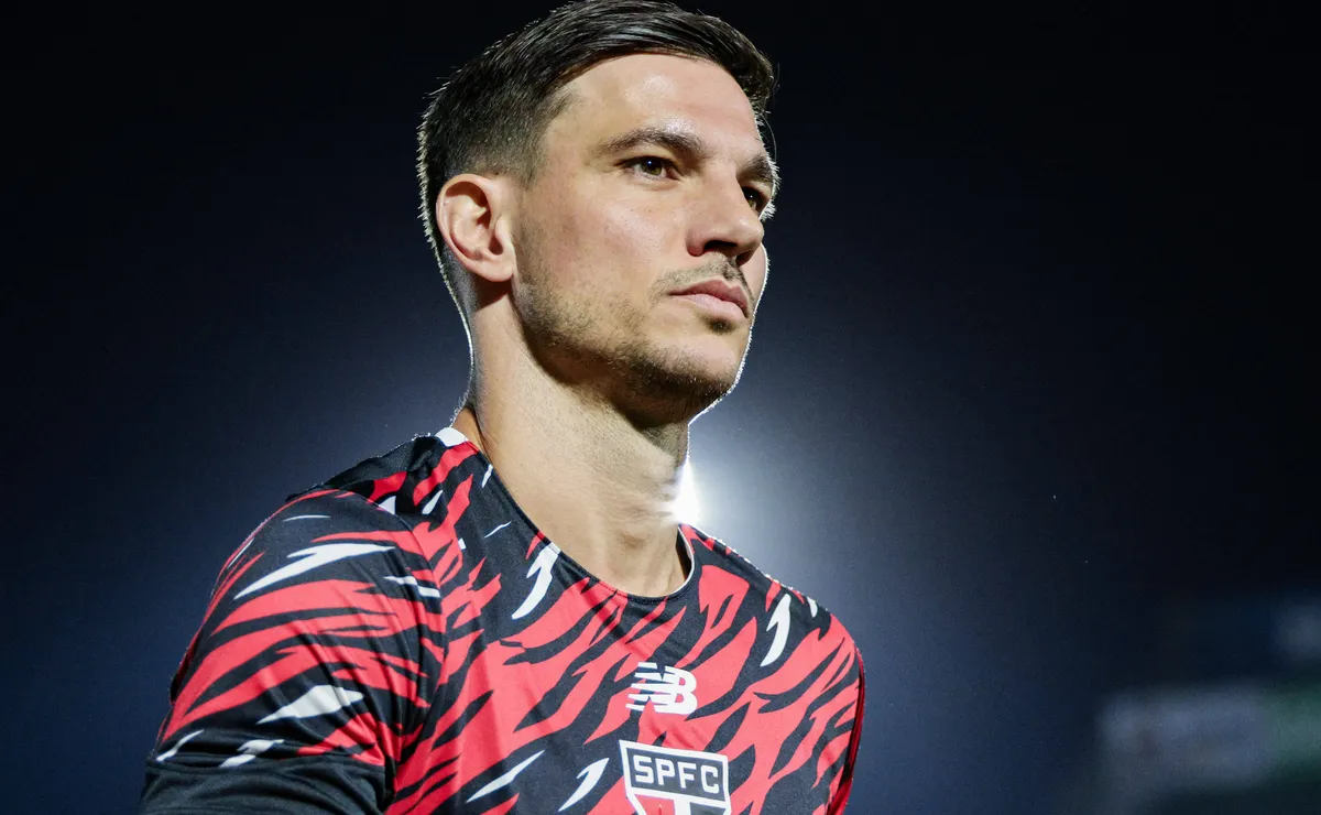São Paulo ofereceu rescisão a Cédric e Enzo Díaz, mas acordos travaram