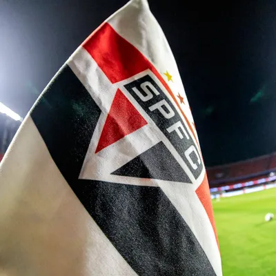 São Paulo busca novo patrocinador para camisa