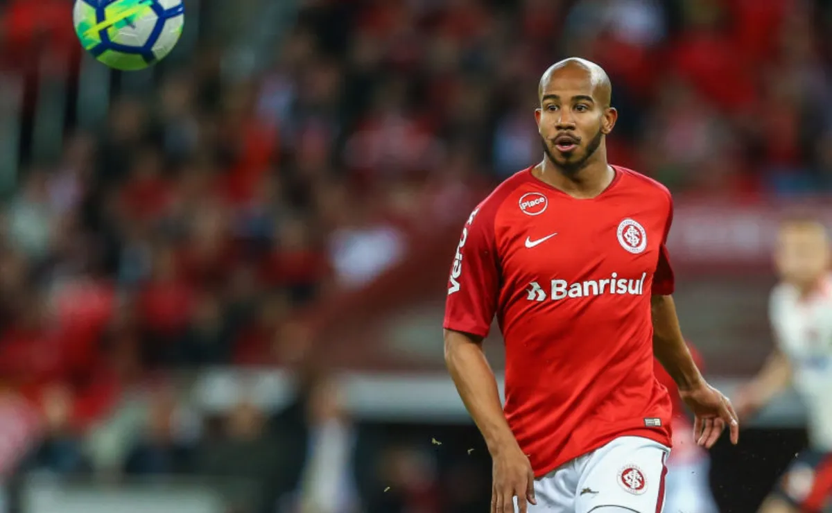 Patrick aciona o Inter na Justiça e cobra quase R$ 1,5 milhão por direitos de imagem