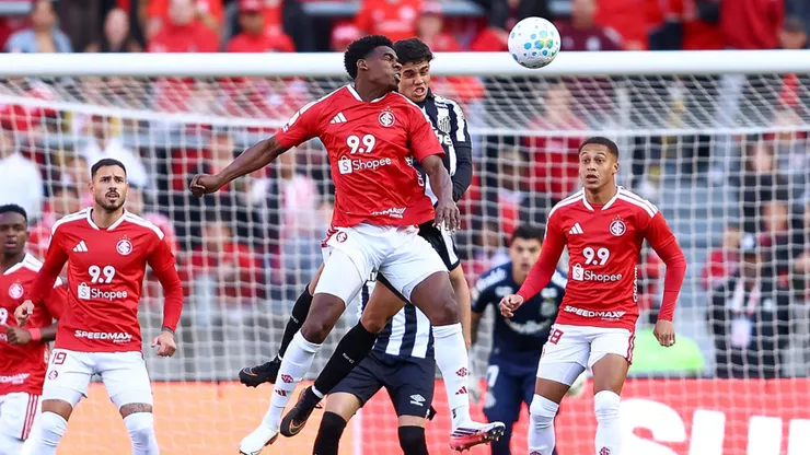 Inter enfrenta o Corinthians em casa. Pedro H. Tesch/Getty Images.