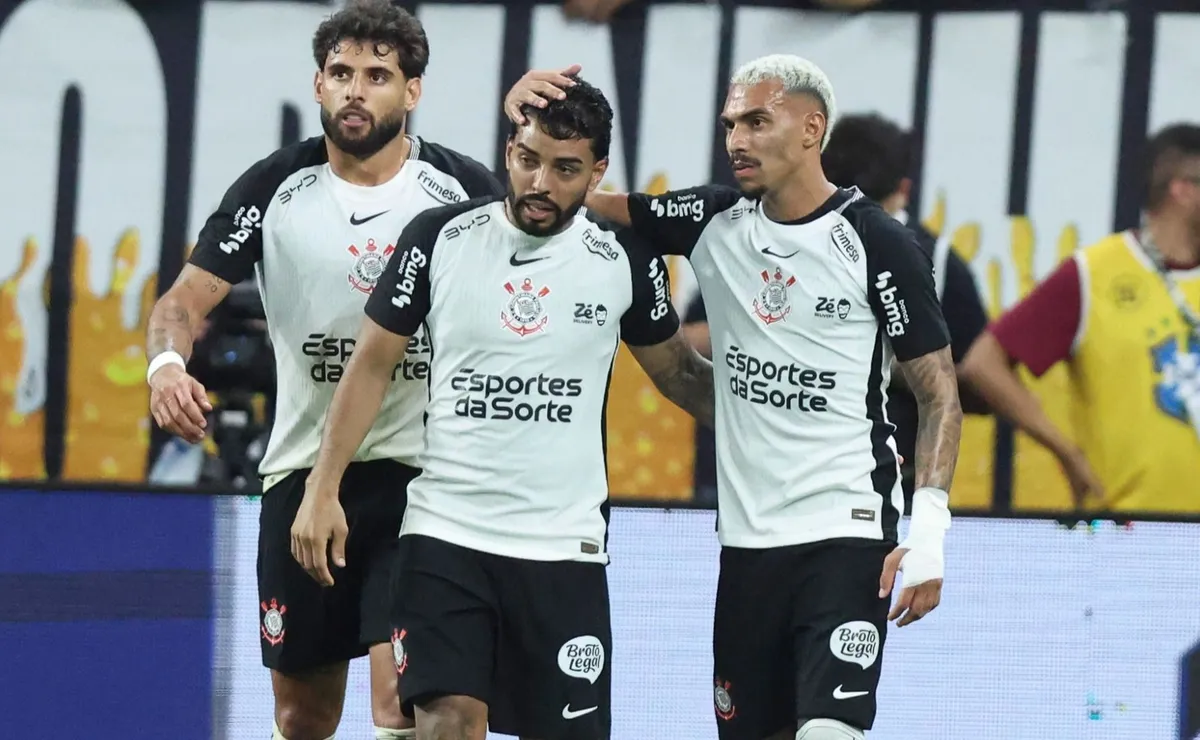 Bidu volta a treinar no Corinthians e departamento médico acompanha situação