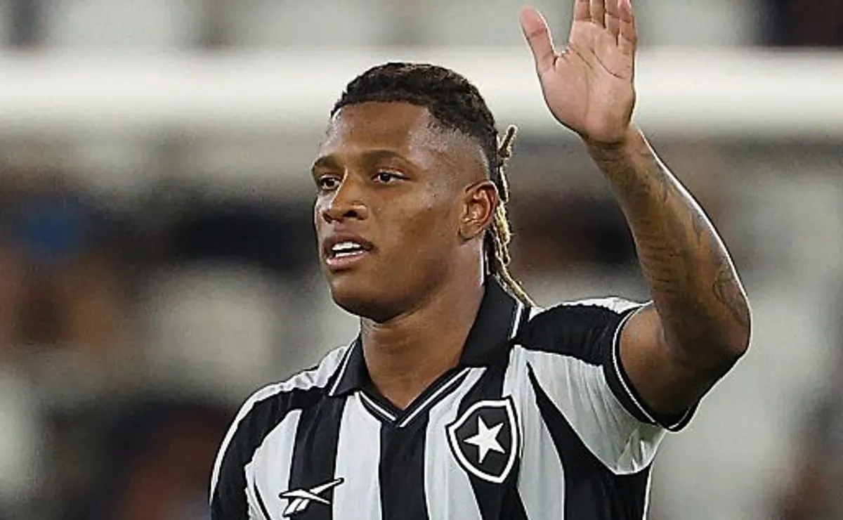 Botafogo não planeja vender Danilo e Montoro na janela de transferência de janeiro
