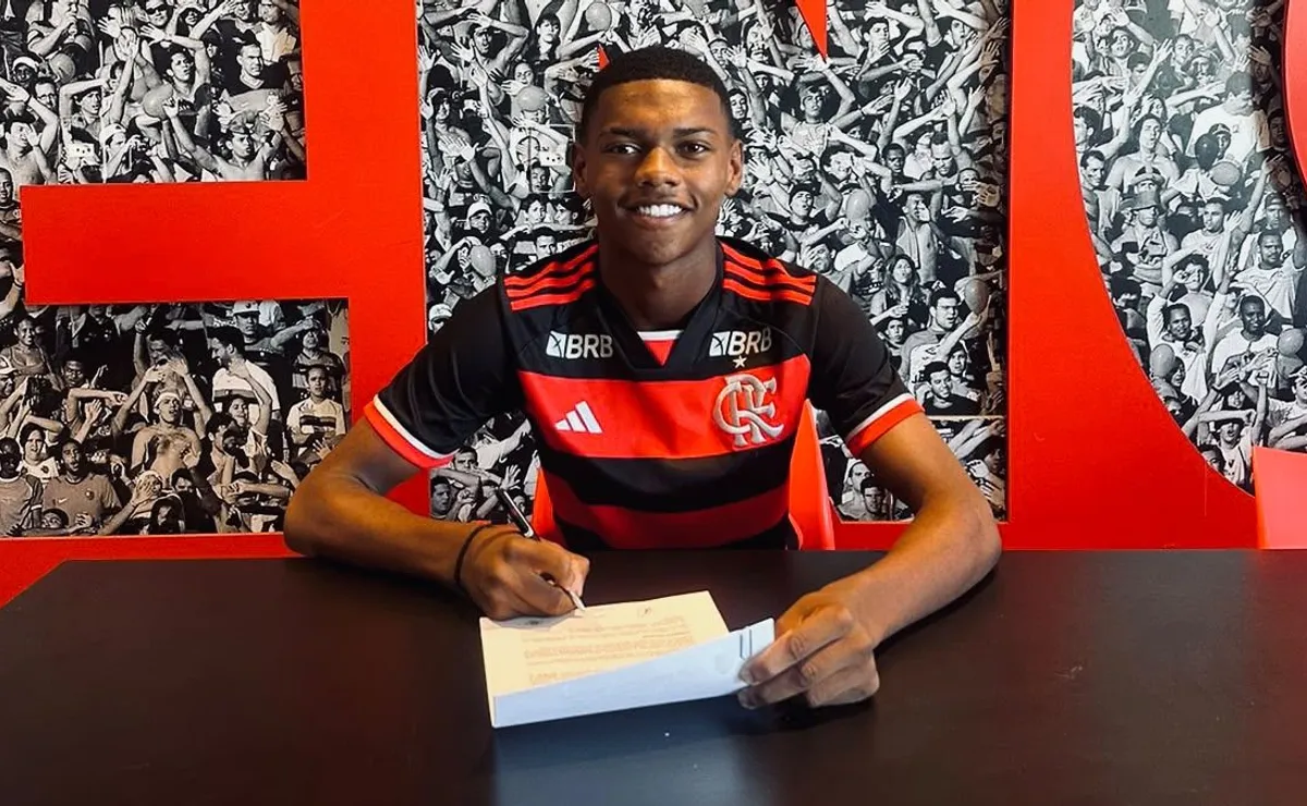 Samuel, joia da base, impulsiona crescimento no Flamengo com dedicação diária