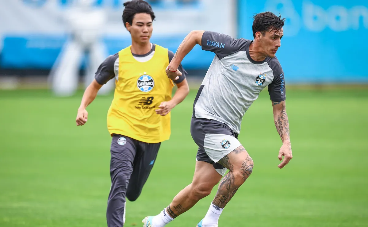 Renato Portaluppi comanda treino tático no CT Luiz Carvalho e intensifica ajustes no Grêmio para decisão contra o Remo