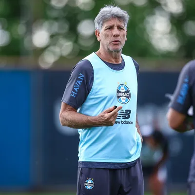 Renato amplia espaço para a base do Grêmio