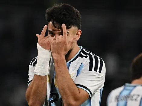 Flaco 'desencanta' e faz gol à la Romário em vitória da Argentina