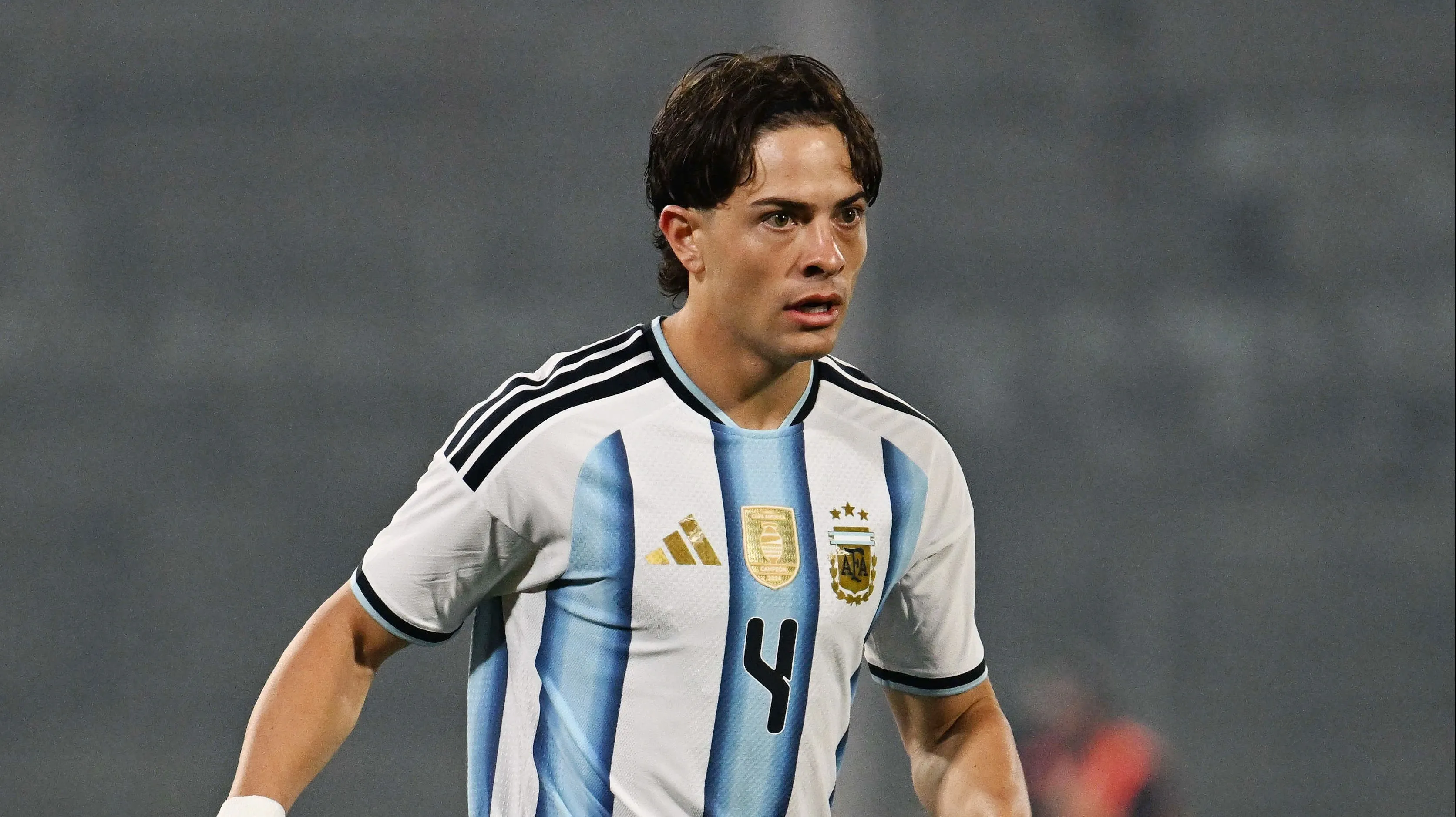 Giay teve atuação segura no lado direito da defesa da Albiceleste em goleada sobre a Bolívia pela Data FIFA – Foto: Luciano Bisbal/Getty Images