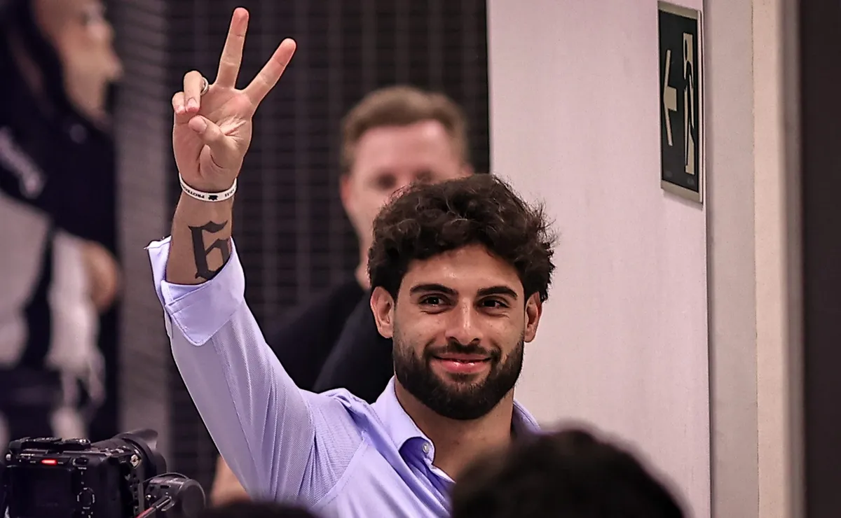 Opinião: Yuri Alberto perde gols, mas é peça fundamental no esquema de Fernando Diniz no Corinthians