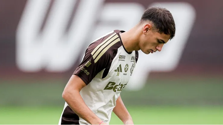 Joaquín Freitas jogador do Flamengo durante treinamento no CT Ninho do Urubu