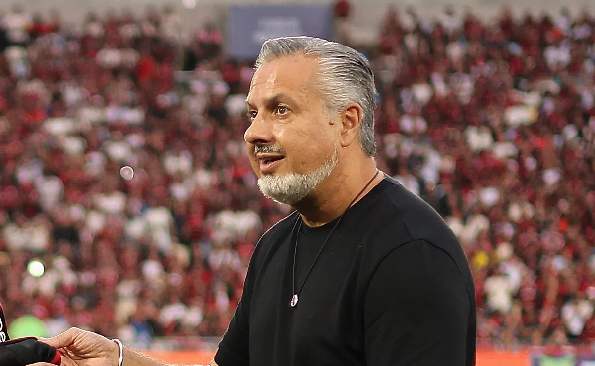 José Boto alerta sobre o risco do Flamengo precisar vender jogadores e não repor