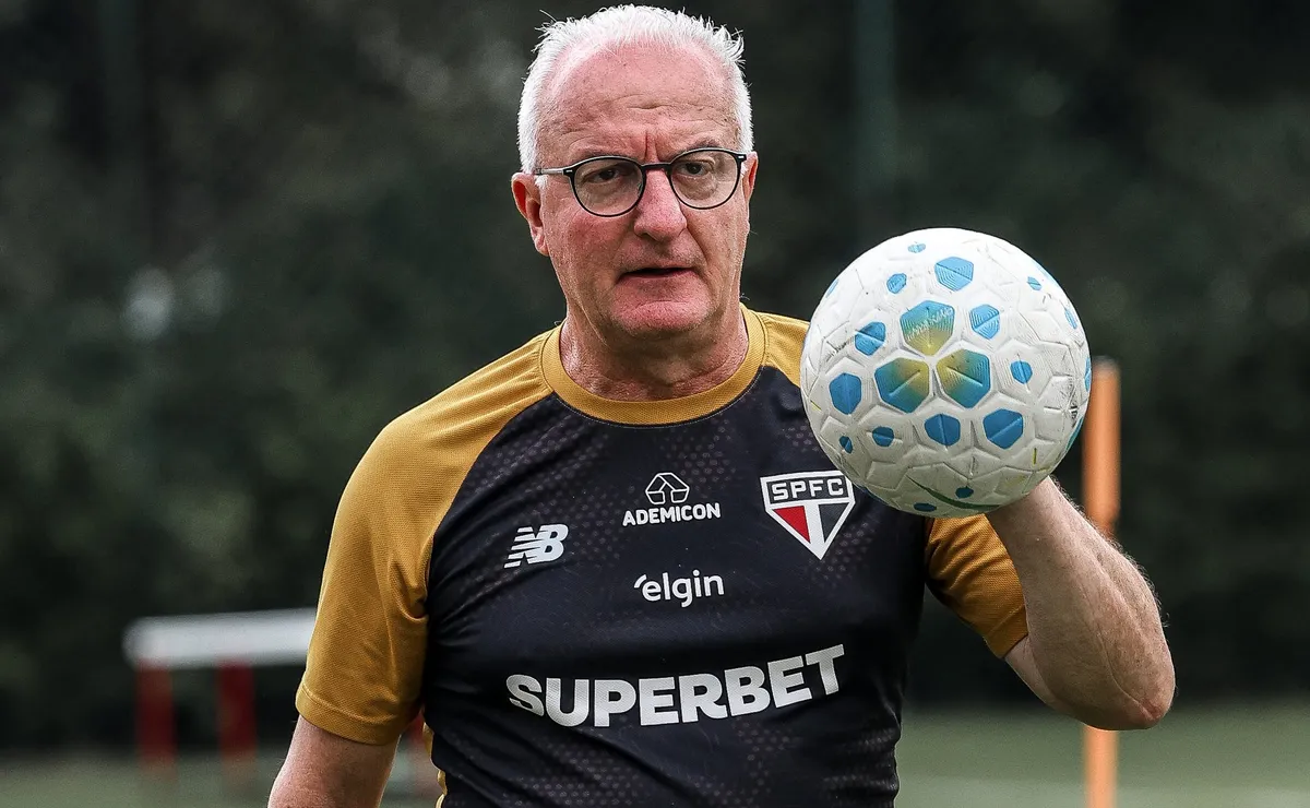 Dorival mantém três zagueiros no São Paulo e define principal dúvida
