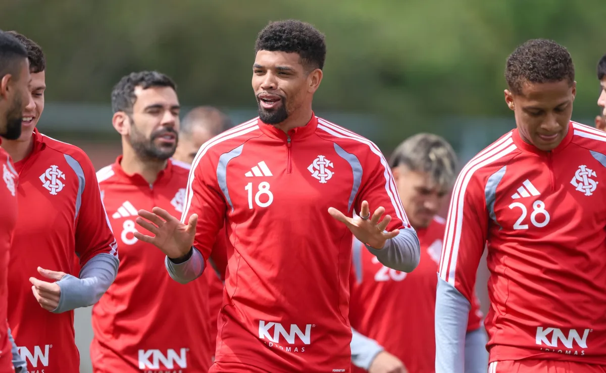 Análise: Juninho ganha espaço e disputa vaga com Maripán na zaga do Internacional
