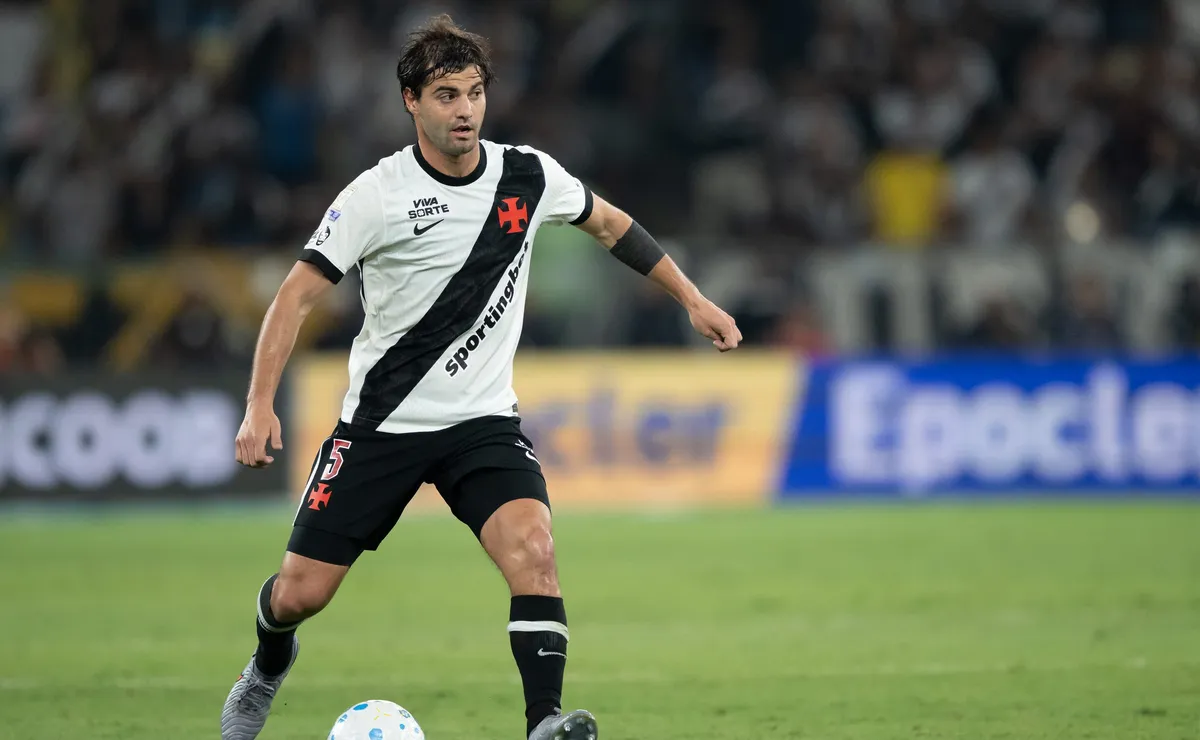 Sosa revela dificuldades do futebol brasileiro e destaca desafios do Vasco na Série A e nas Copas