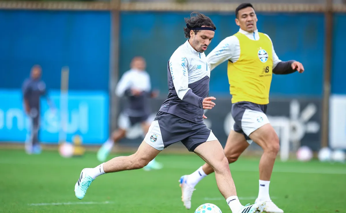 Novo limite de estrangeiros obriga Grêmio a rever seu planejamento de elenco para 2027