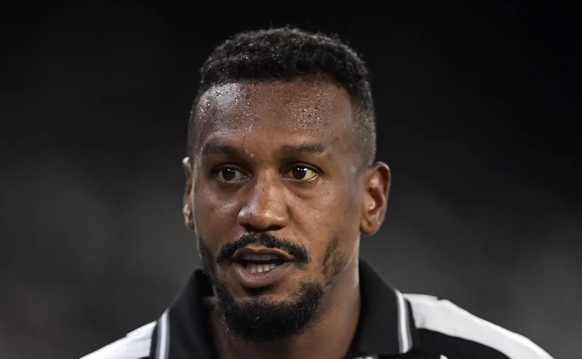 Edenilson e mais cinco: Botafogo tem jogadores em fim de contrato