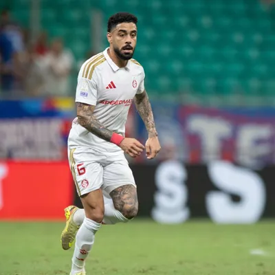 Matheus Bahia treina separado antes de Inter x Corinthians