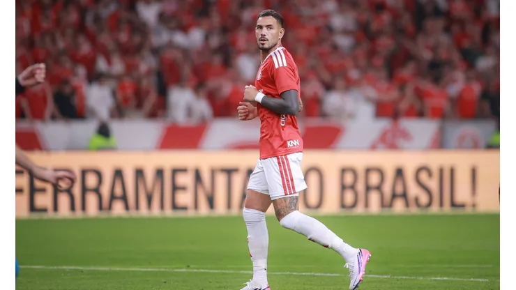 Sanabria sofre lesão durante a data Fifa. Maxi Franzoi/AGIF