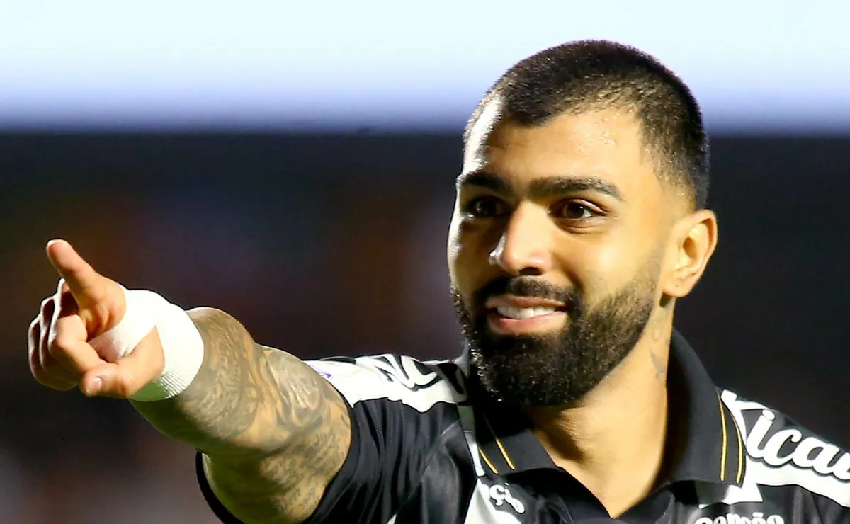 Opinião: Gabigol ‘rouba’ protagonismo de Neymar no Santos e lidera arrancada do time no Brasileirão