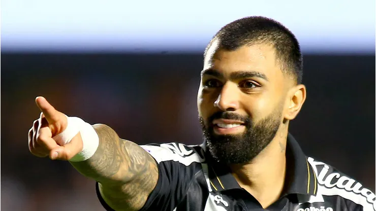 Gabigol comemorando gol contra o São Paulo.