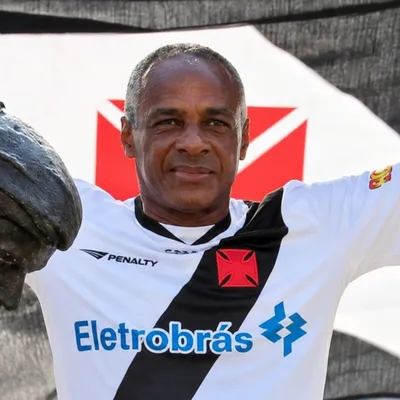 Renê, ex-zagueiro e campeão pelo Vasco, morre aos 77 anos