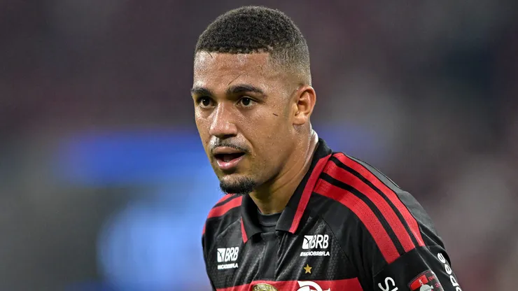 Samuel Lino jogador do Flamengo durante partida contra o Cruzeiro no estadio Maracana pelo campeonato Copa Libertadores 2026.