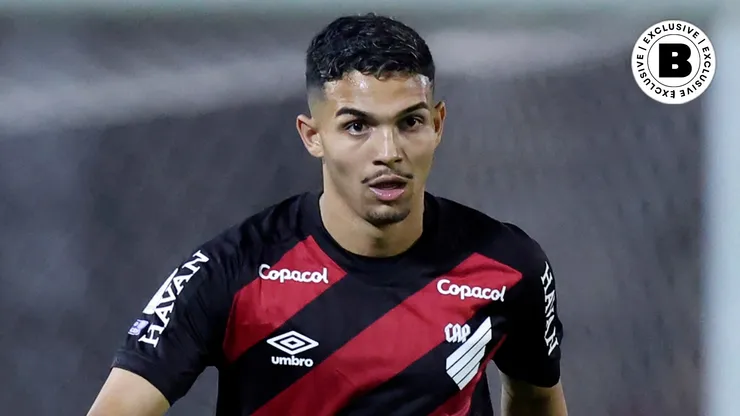 Arthur Dias atuando pelo Athlético-PR - Foto: Alexandre Schneider/Getty Images