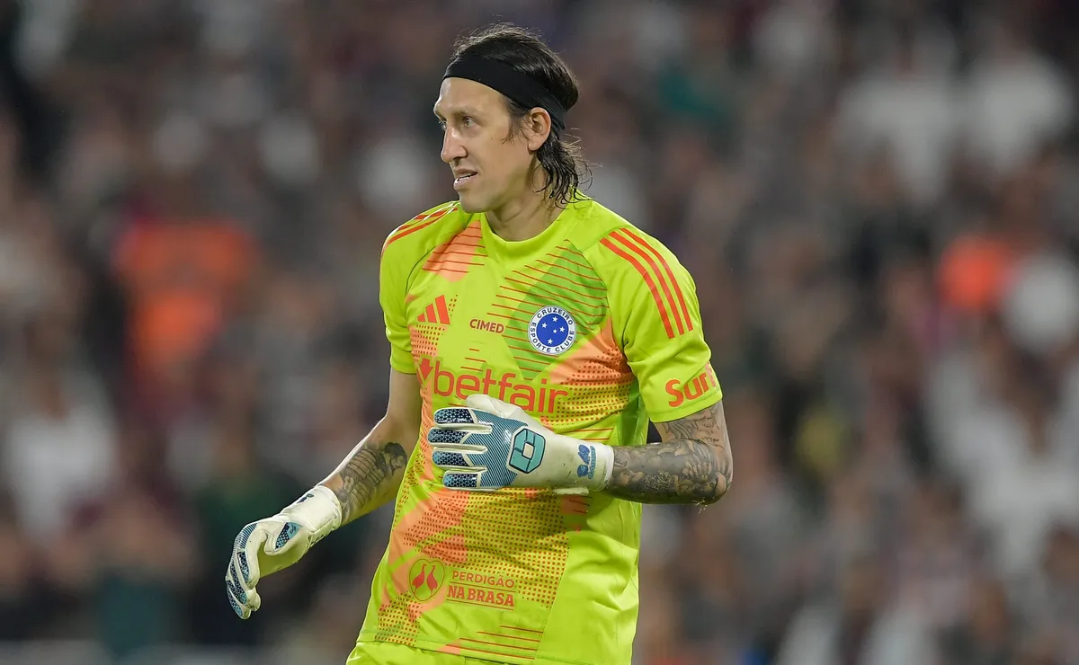 Cássio destaca Fábio como referência e exalta desempenho do goleiro do Fluminense: “O maior exemplo”