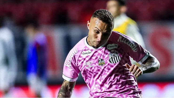Cebolinha durante aquecimento para jogo no MorumBIS. Foto: IMAGO / Avalon.red.