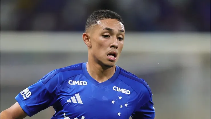 Kauã Moraes, lateral-direito do Cruzeiro - Foto: Gilson Lobo/AGIF