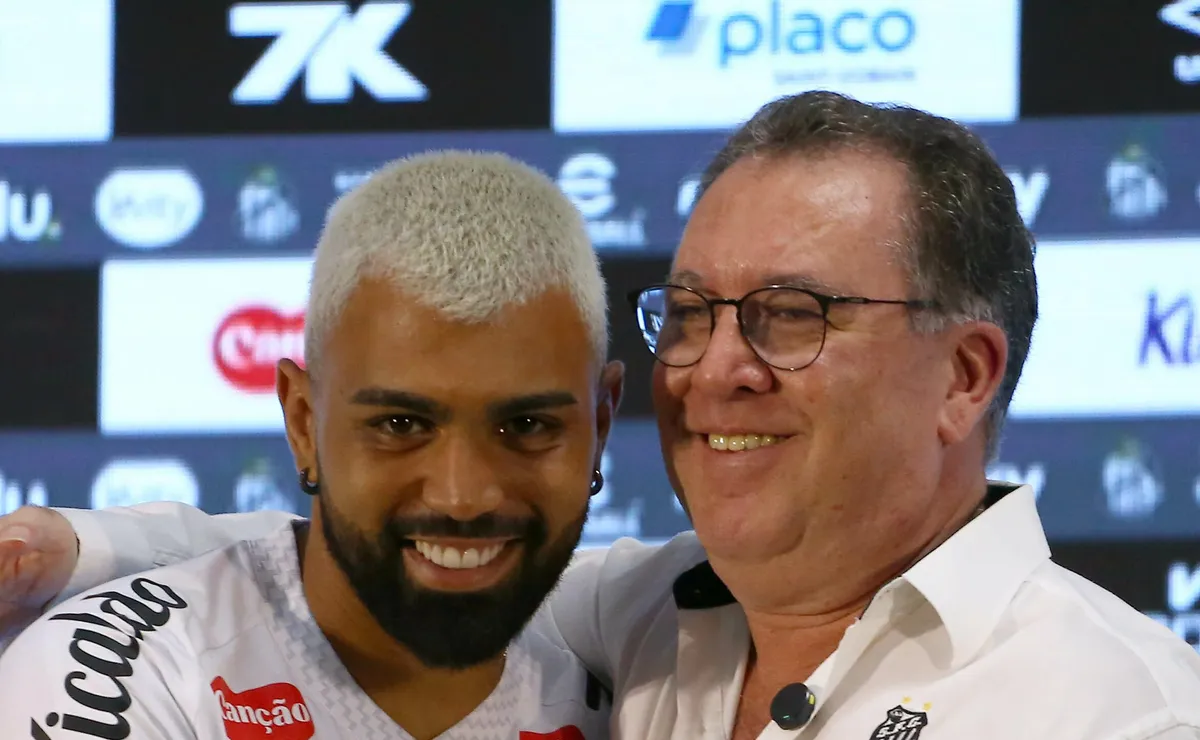 Marcelo Teixeira vai discutir permanência de Gabigol no Santos em dezembro; atacante evita falar do futuro