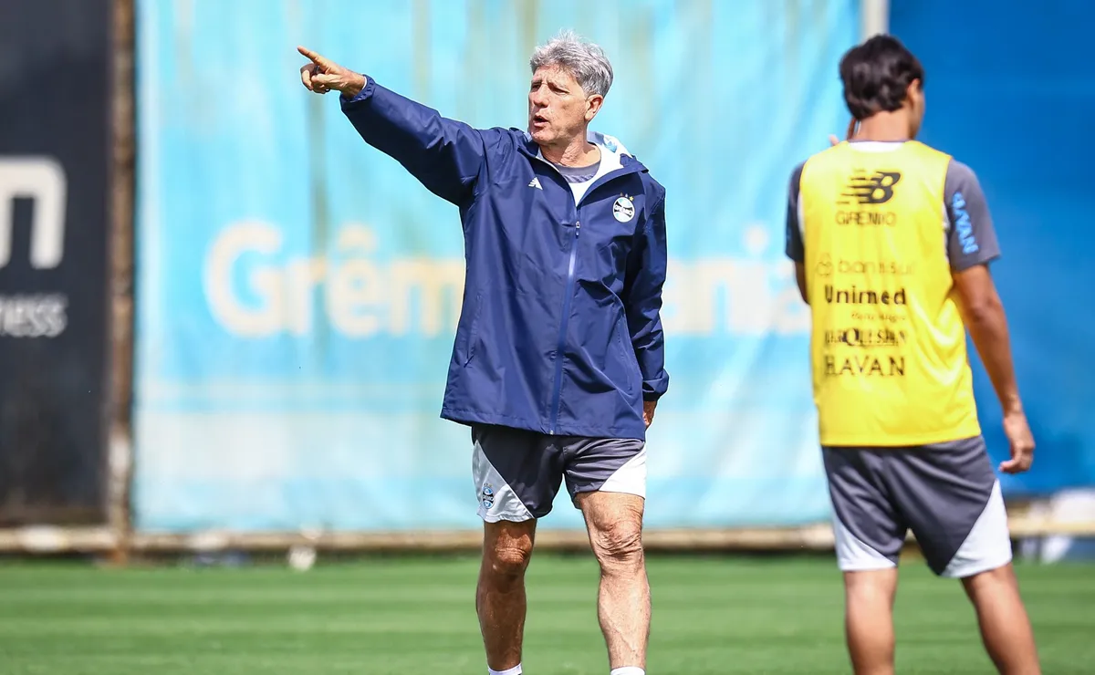 Com novidades da base e desfalques, Grêmio viaja para encarar o Remo; veja a lista de embarque