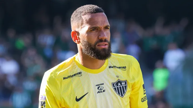 Everson goleiro do Atletico-MG durante partida contra o Coritiba no estadio Couto Pereira pelo campeonato Brasileiro A 2026.