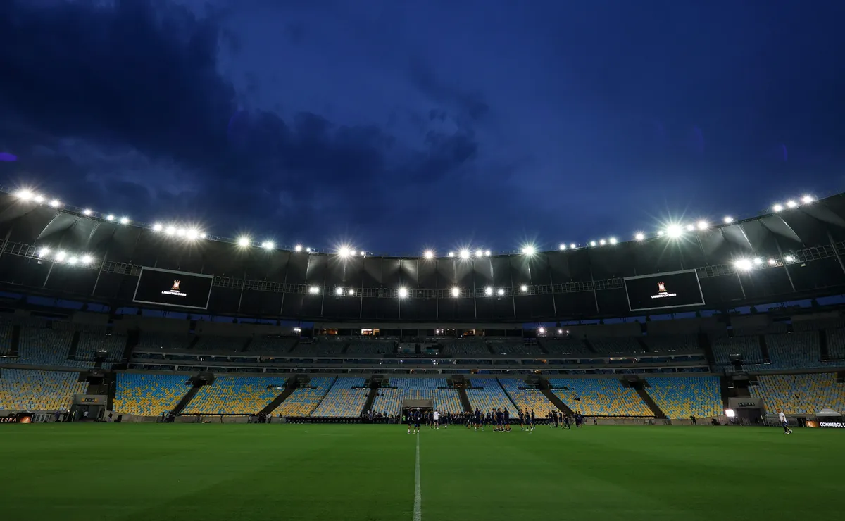 Vasco define estratégia com Maracanã na Conmebol enquanto estuda recurso na Justiça do Rio