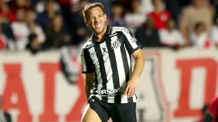 Arthur será desfalque por até cinco semanas - Foto: Mauricio De Souza/AGIF.